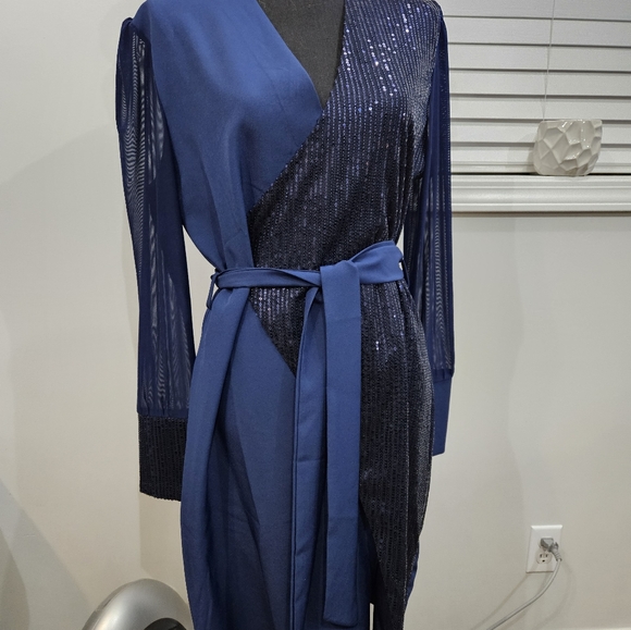 Dress - Picture 3 of 9